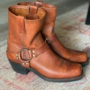 Frye Harness 8R boots
